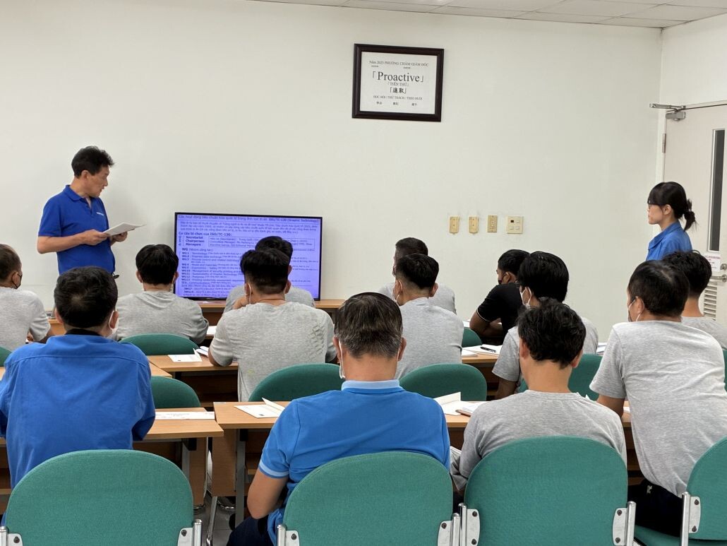 sitting_lecture_small.jpg